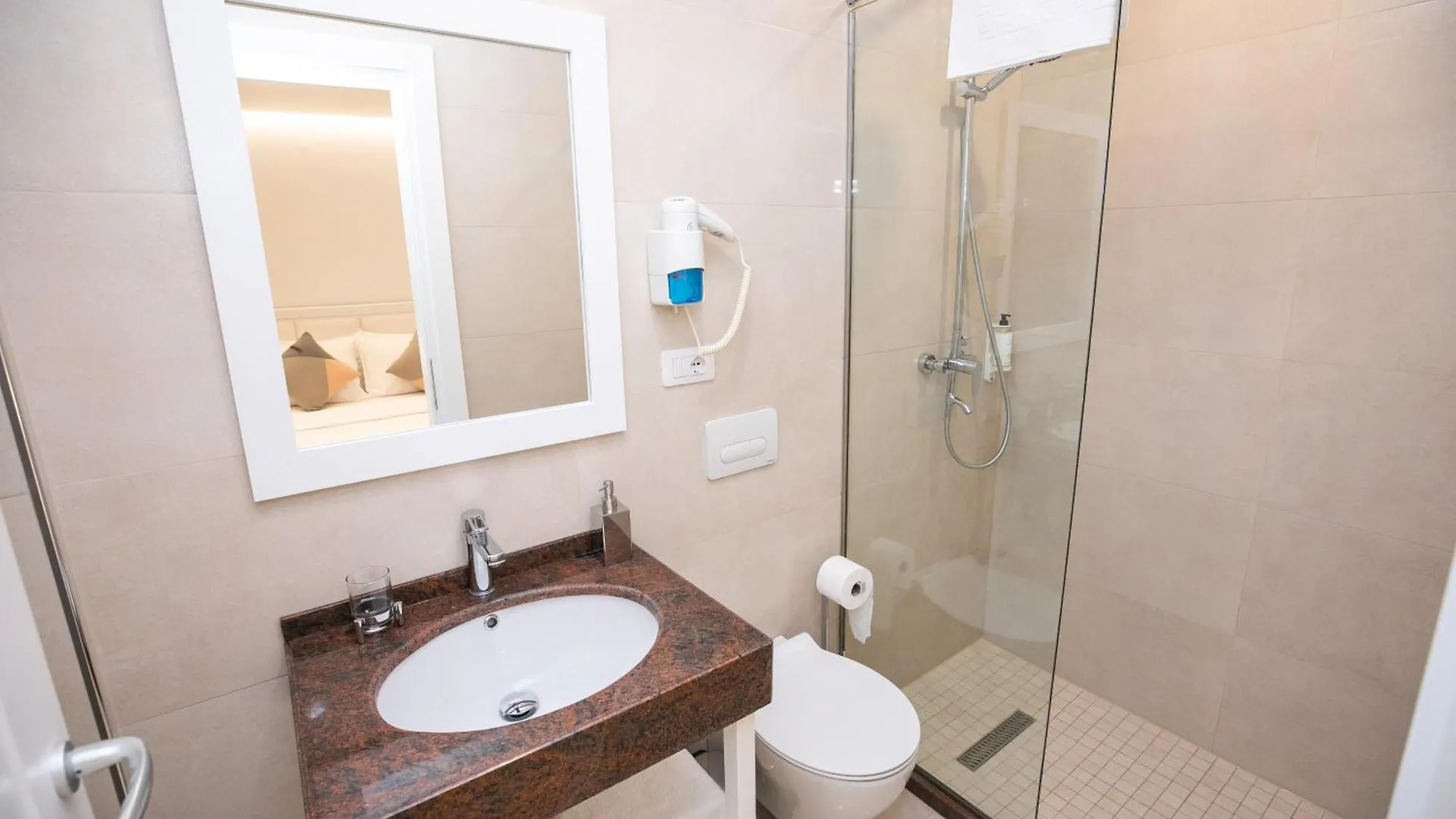 Hotel Elior Tirana