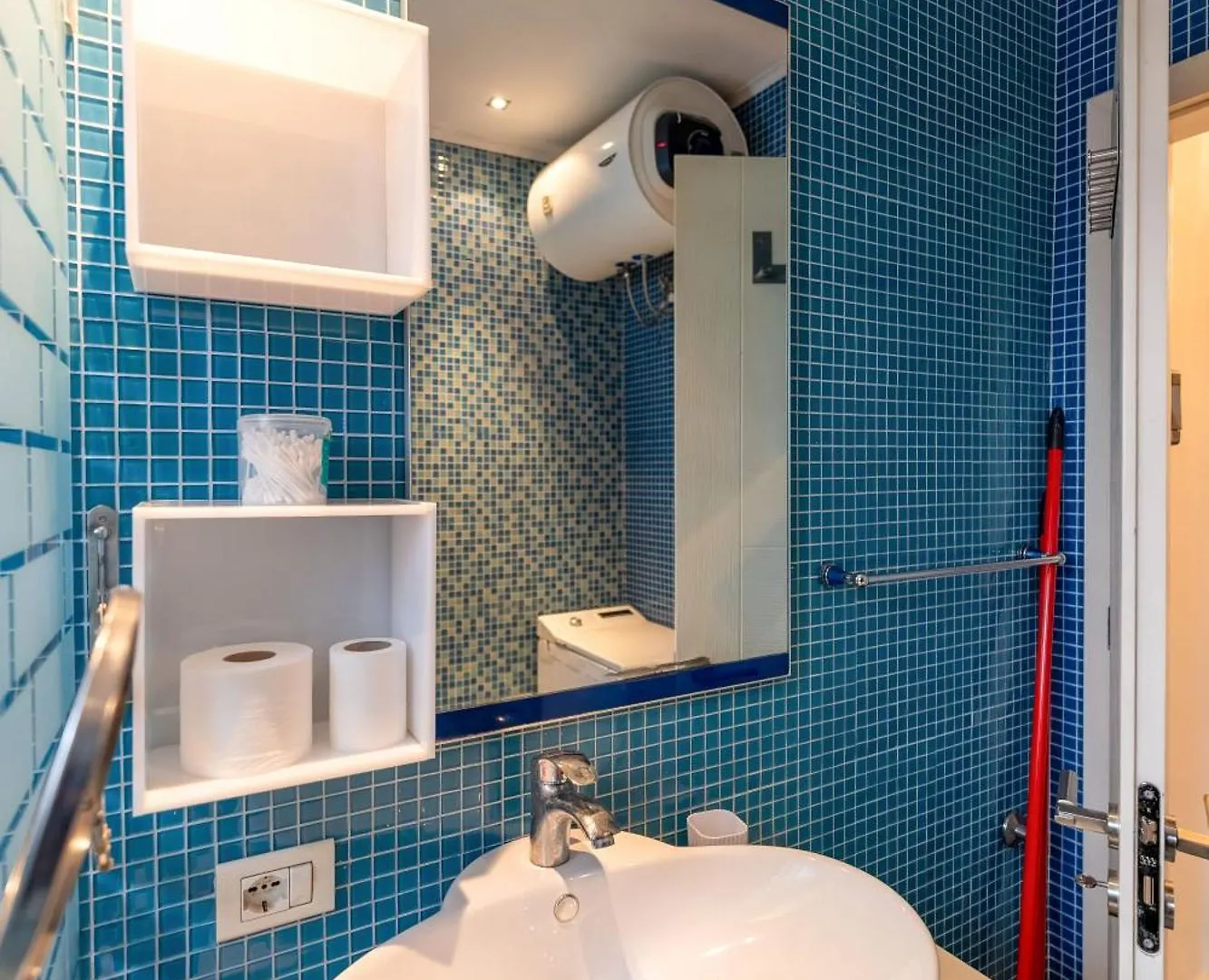 Hotel Elior Tirana 3*,